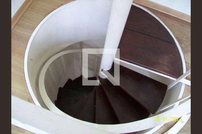 221 m² rental apartment with 4 bedrooms and a balcony — photo 7