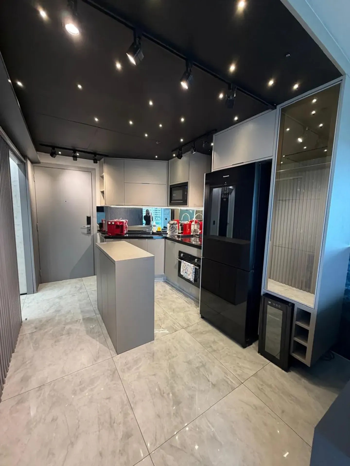 Apartment on the 7th floor with a washing machine — photo 2