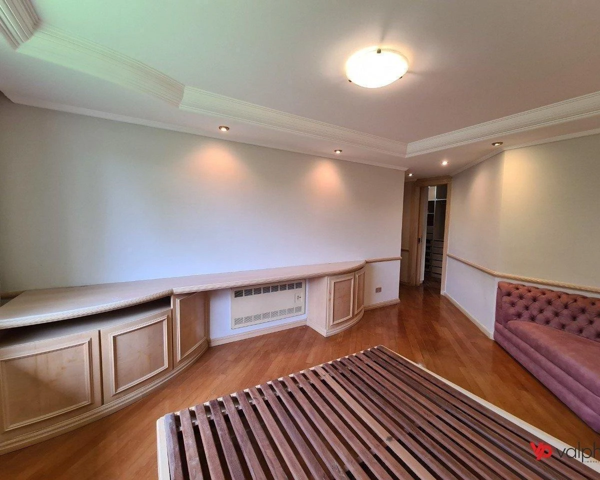 Condo house with 3 bedrooms and 5 bathrooms — photo 36