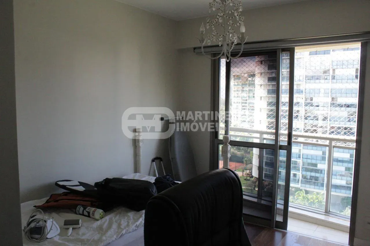 Furnished apartment with 4 bedrooms and a glass balcony — photo 35