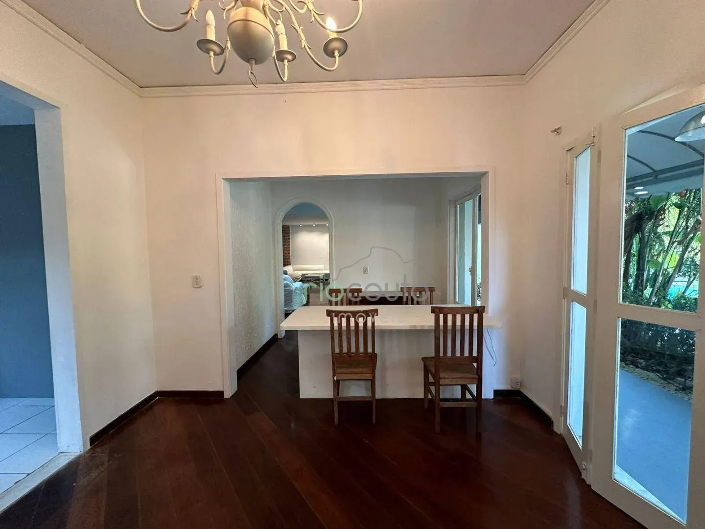 Casa com 5 quartos, 990 m² e 2 vagas, perto das janelas — photo 17