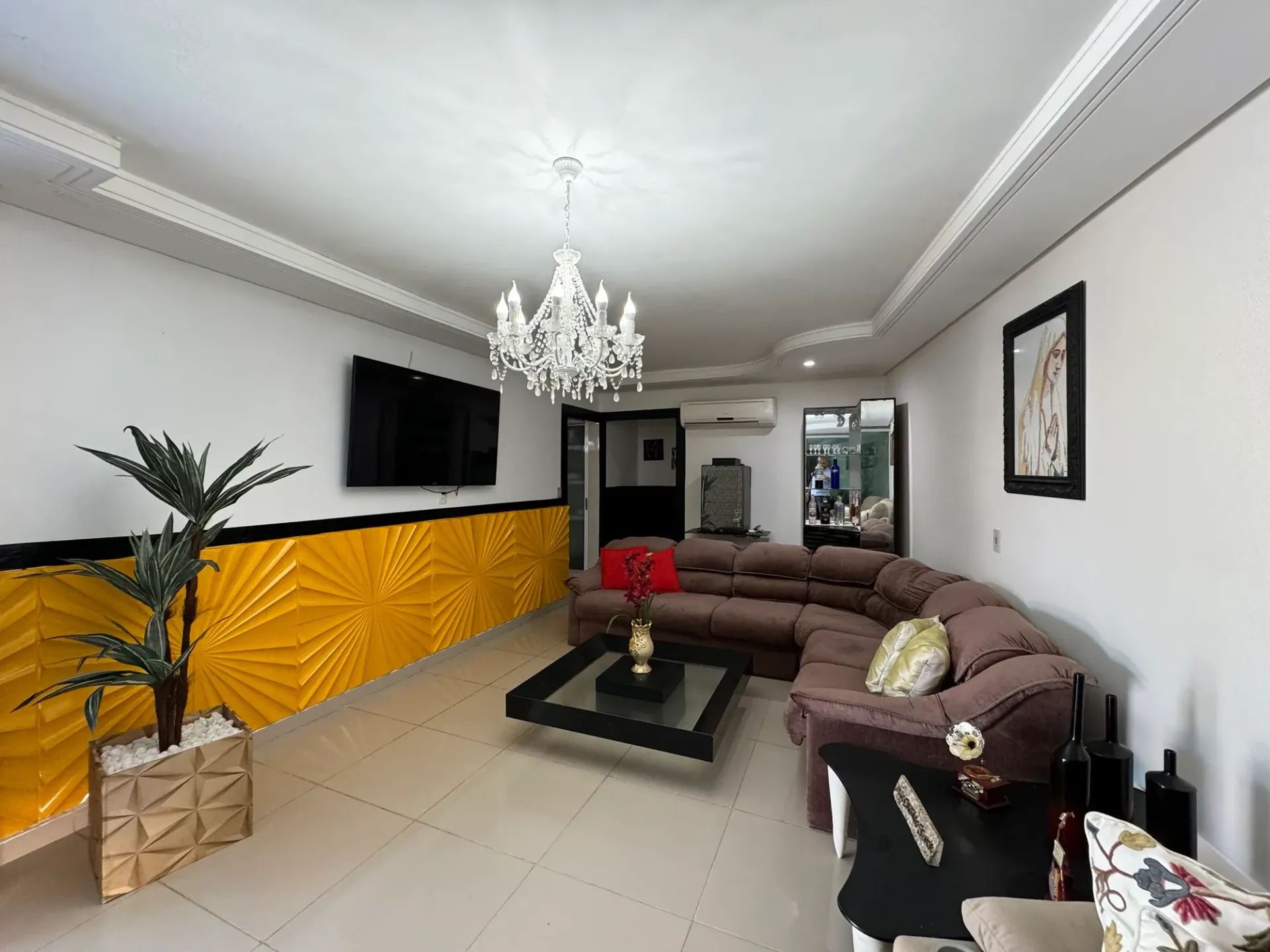 Furnished house with 5 en-suite bedrooms and private garden — photo 3