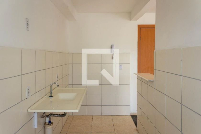 2-bedroom apartment in a building with a gym — photo 2