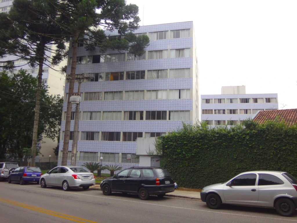 2-bedroom apartment with wood or laminate floors in Curitiba — photo 28