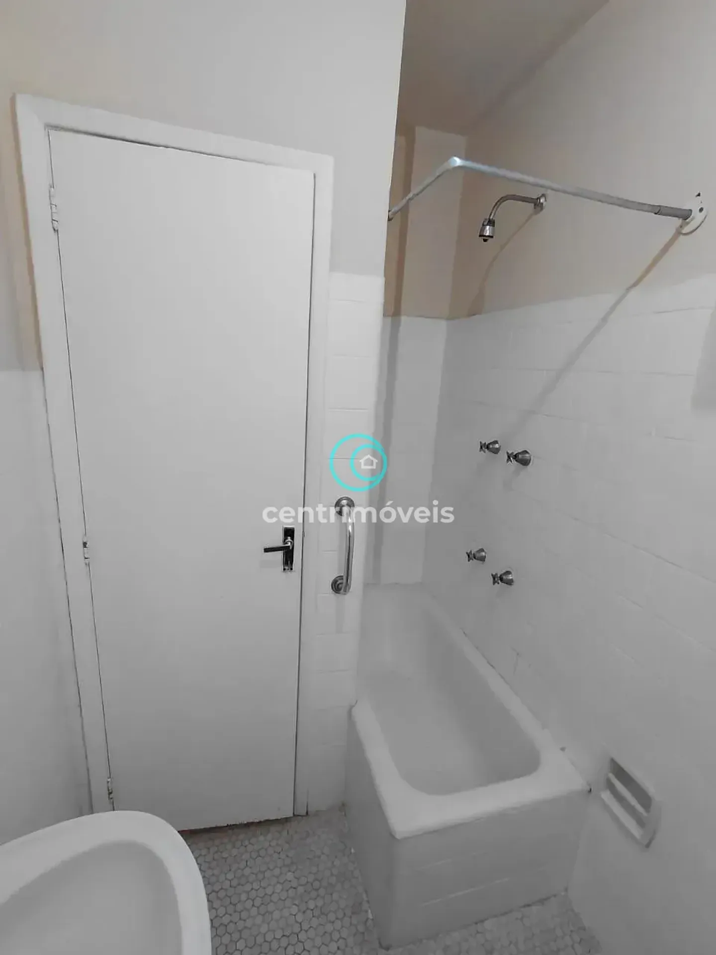1 quarto e banheira: apartamento de 44 m² — photo 11