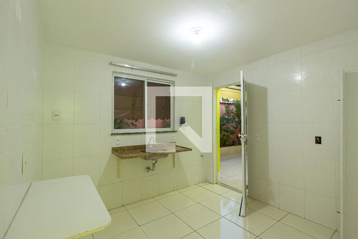 200 m² house with a private BBQ and a private pool — photo 2