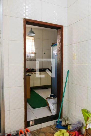 2-bedroom house with a bathtub — photo 27