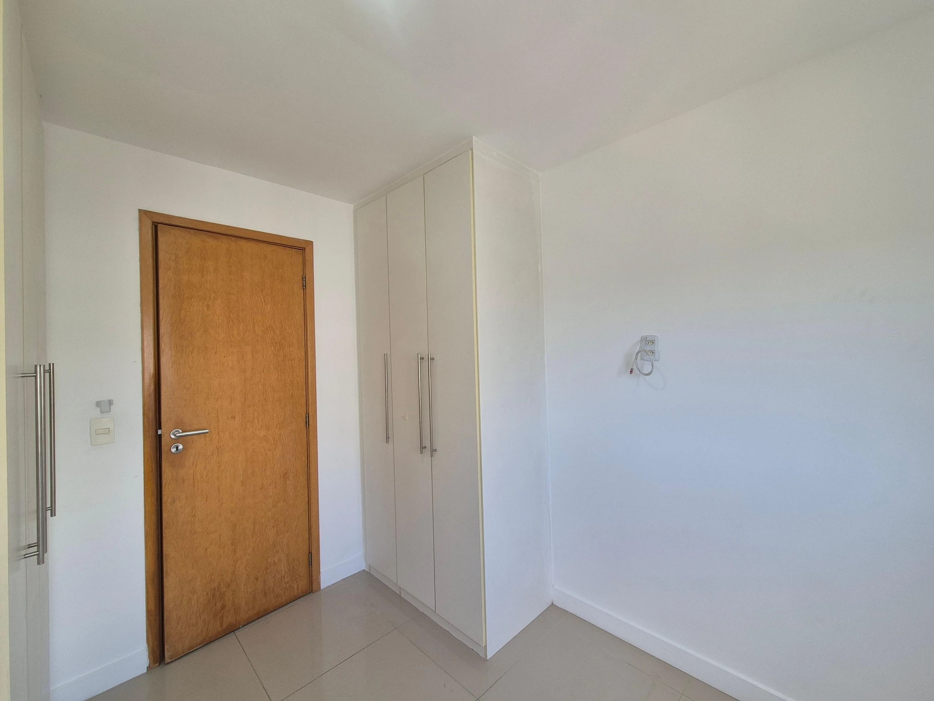 3-bedroom apartment with balcony and open-plan kitchen — photo 16