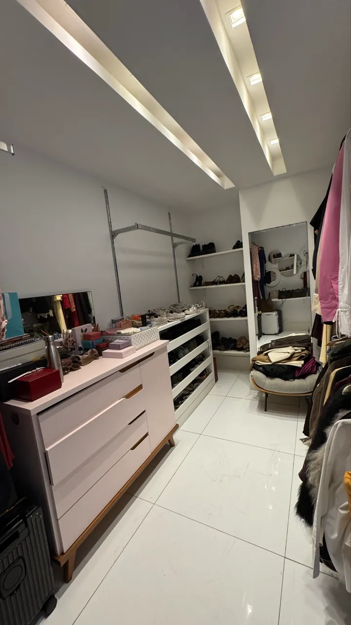 Furnished apartment with 4 bedrooms and 5 bathrooms — photo 14