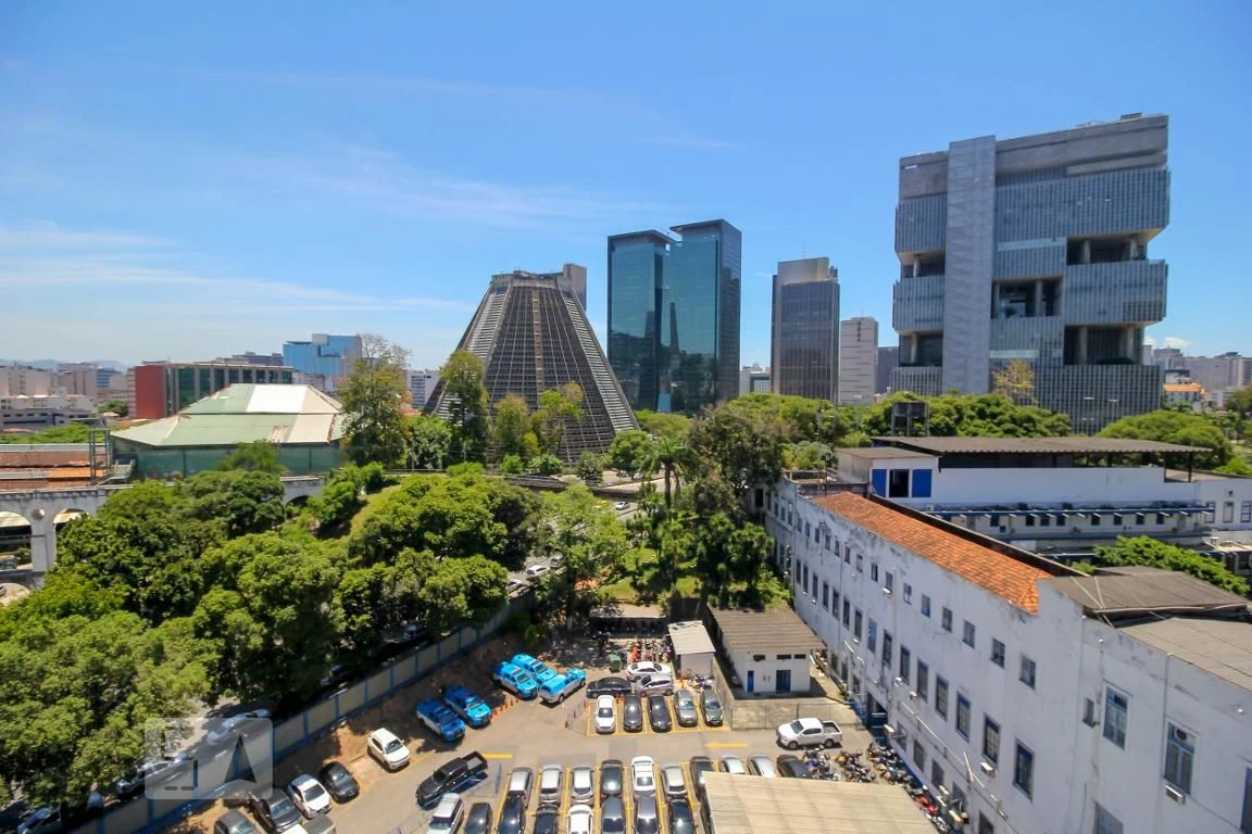 Unfurnished studio with 1 bedroom and a balcony — photo 4