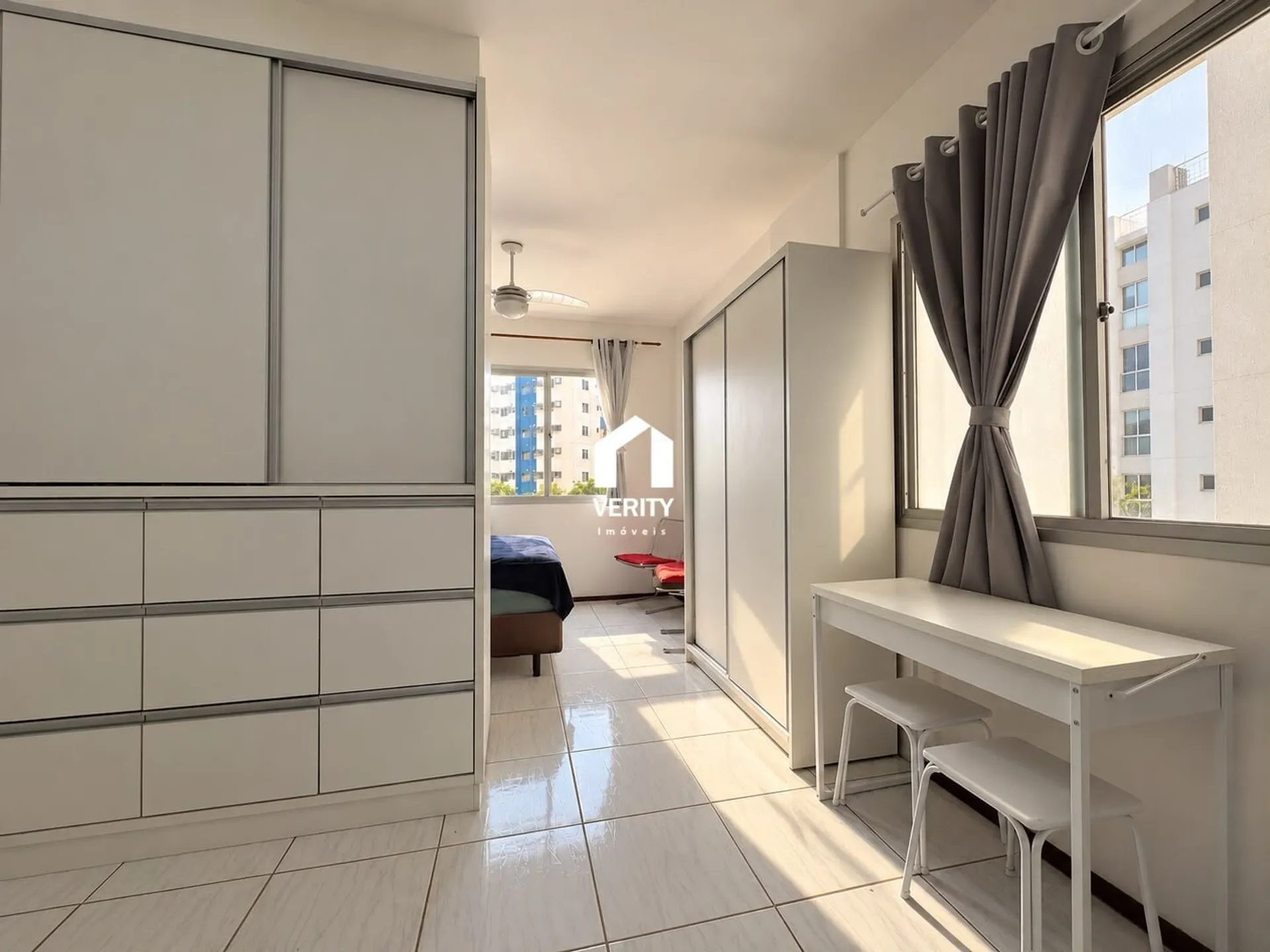One-bedroom apartment with a home office in Florianópolis