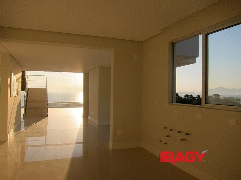 Дом с 3 спальнями-сьютами и 3 парковками 718 м² — photo 18