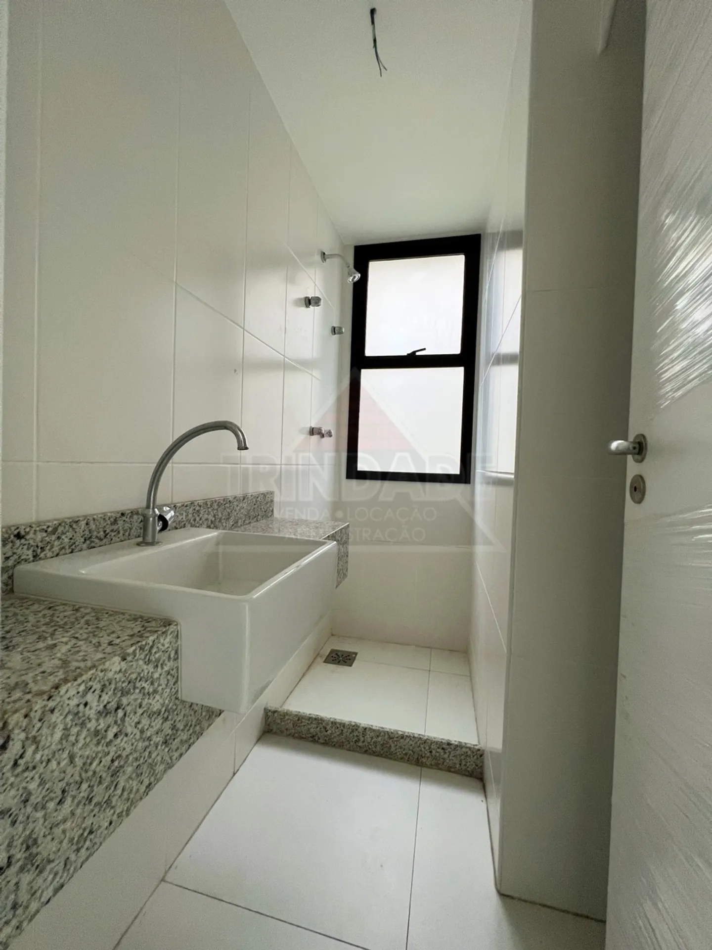 Casa com 3 suítes, 4 vagas e 366 m² — photo 4