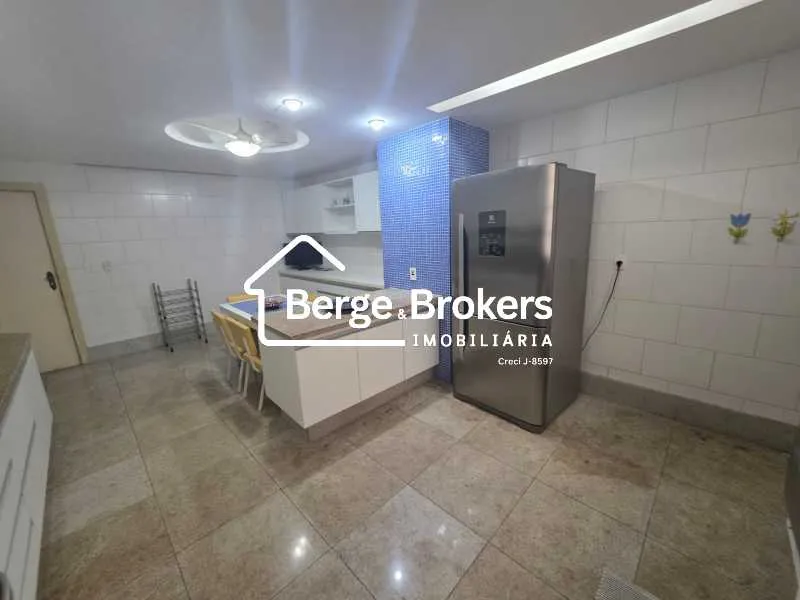 Мебльована квартира 347 м² з 4 спальнями — photo 15