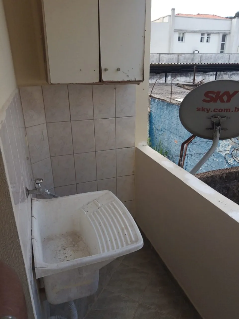2-bedroom apartment with wood or laminate floors in Curitiba — photo 5