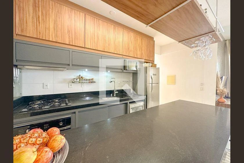 Balcony with a grill in a 2-bedroom apartment, 92 m² — photo 35