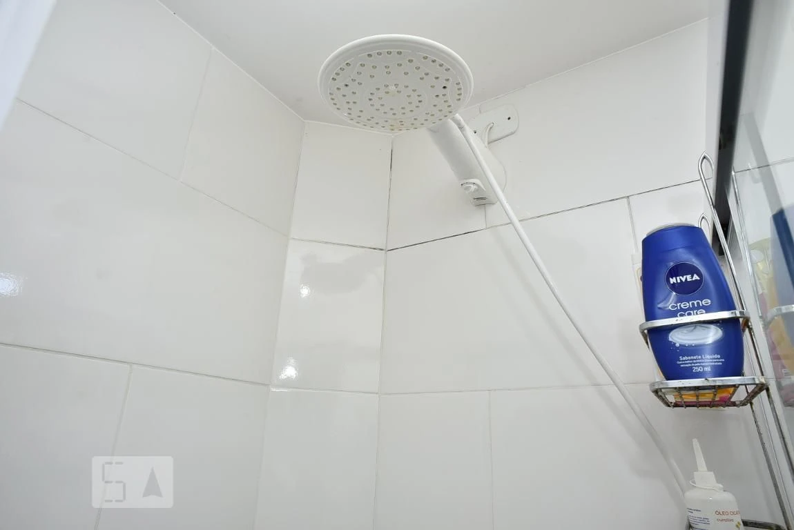 Furnished house with 2 en-suite bedrooms and laundry area — photo 9