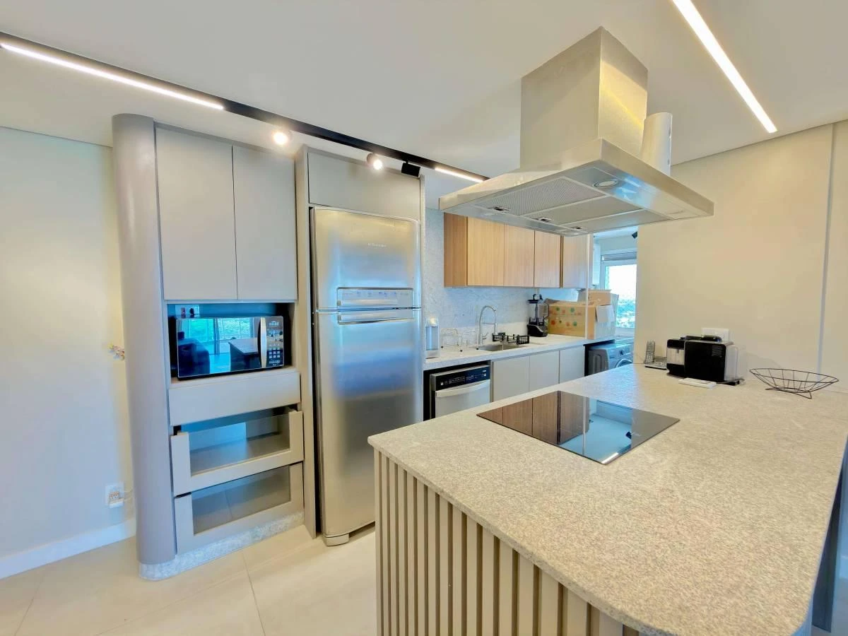 3-bedroom apartment in a building with a gym — photo 2