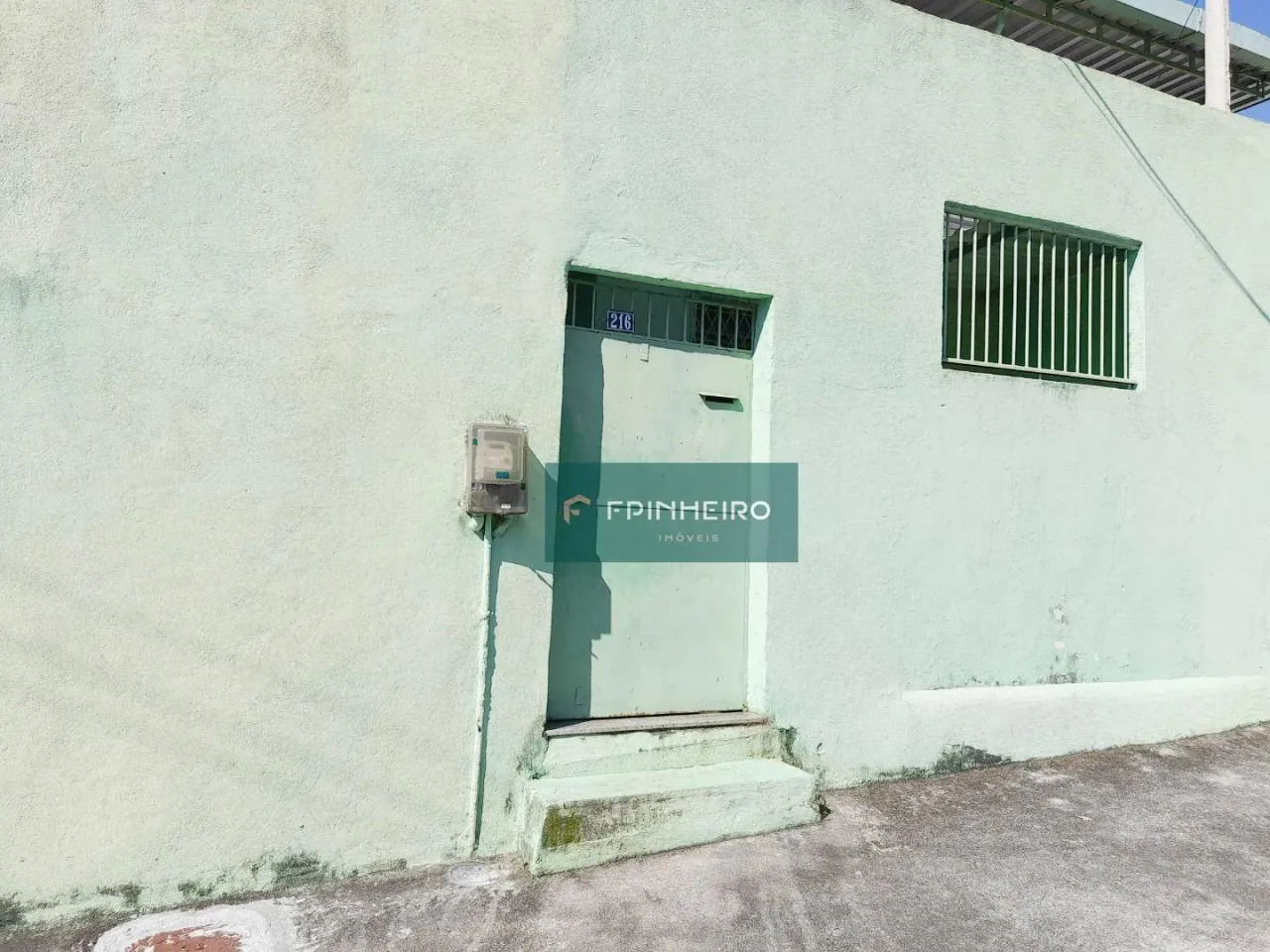 Casa com 2 dormitórios, 1 banheiro e varanda — photo 12