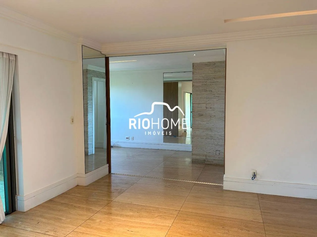 Apartment, 174 m², with a glass-enclosed balcony — photo 6