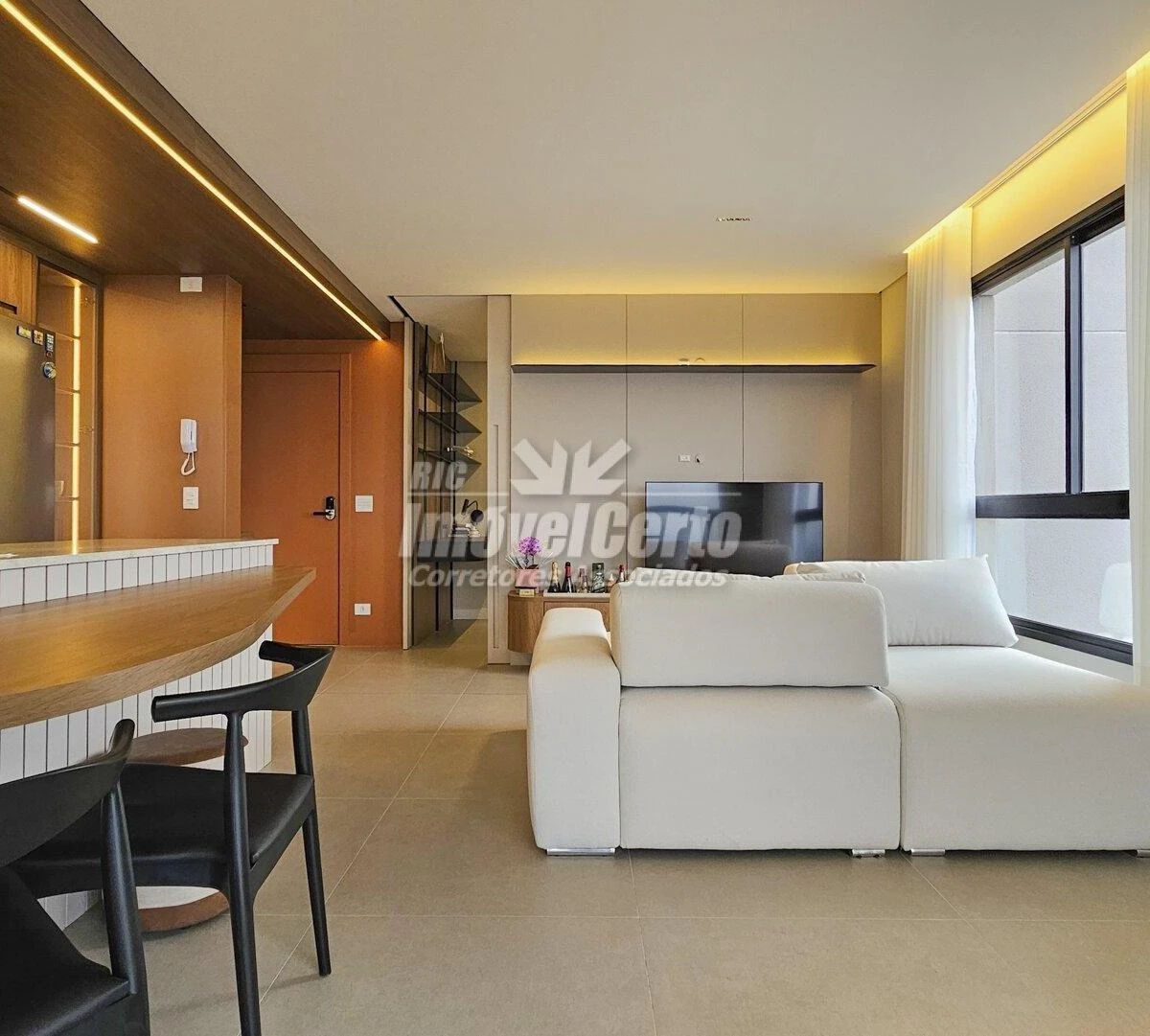 Furnished 140 m² apartment on the 23rd floor