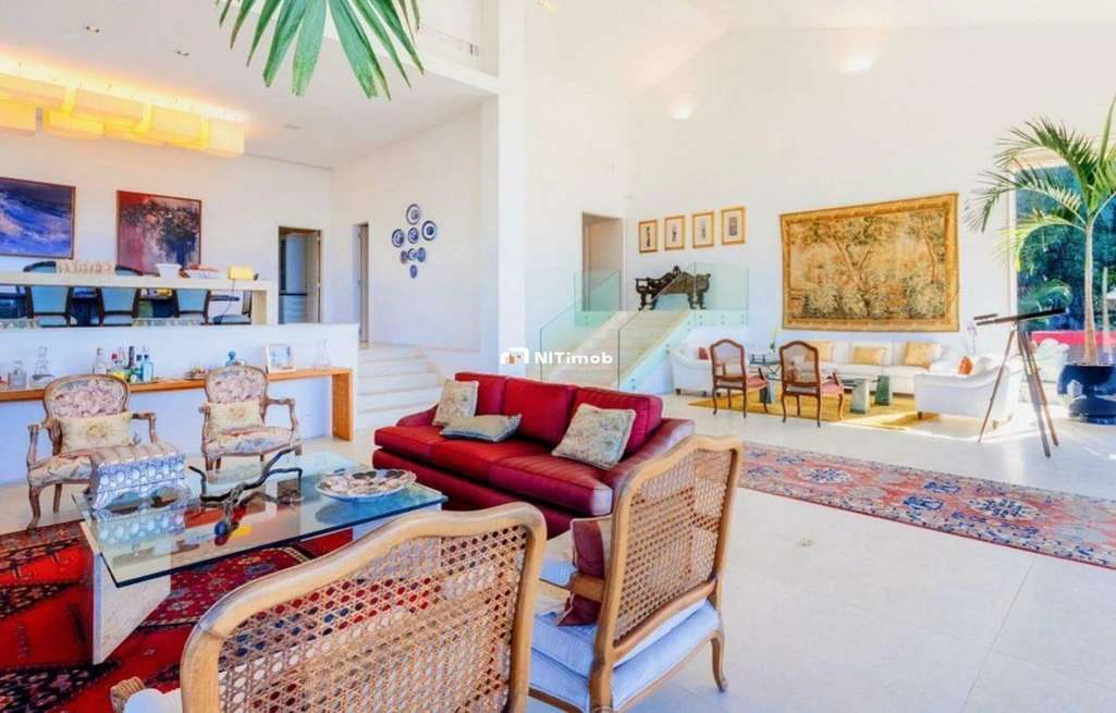 Unfurnished 6-bedroom house with 950 m² — photo 24