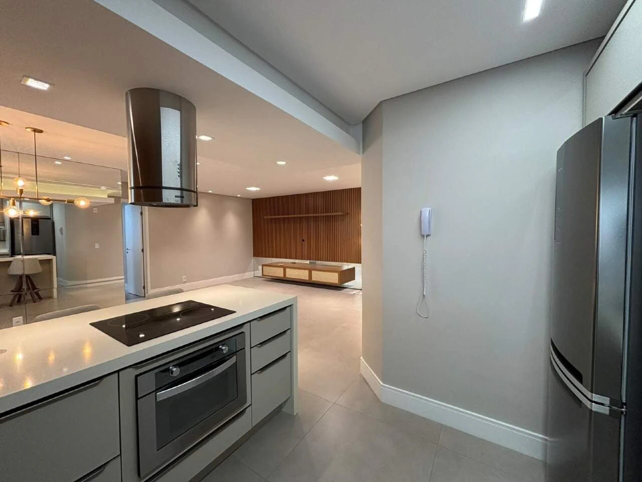 3-bedroom apartment in a building with a gym — photo 16