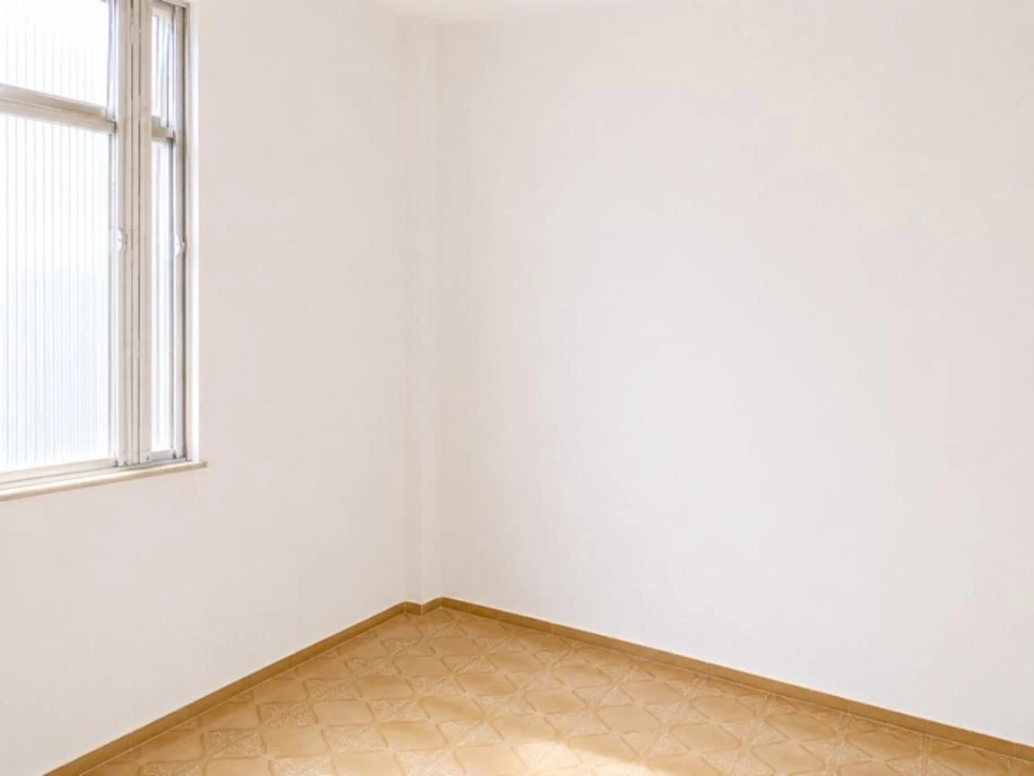 Apartamento com 2 quartos e banheiro com box de vidro — photo 23