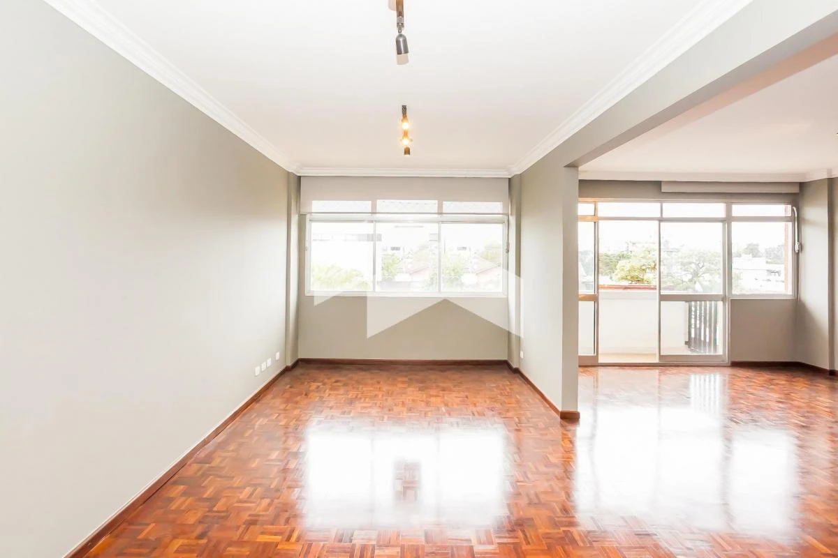 Apartment, 152 m², with wood or laminate floors — photo 11