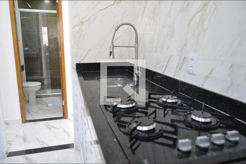 2-bedroom apartment in a building with a gym — photo 13