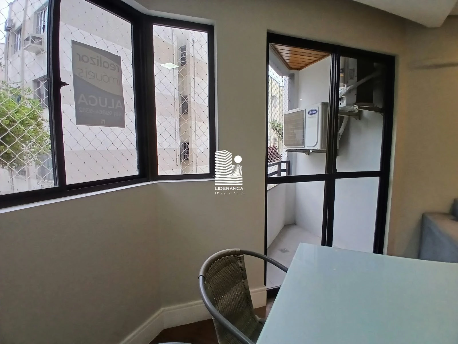 Apartamento com piso de madeira ou laminado, Centro — photo 17