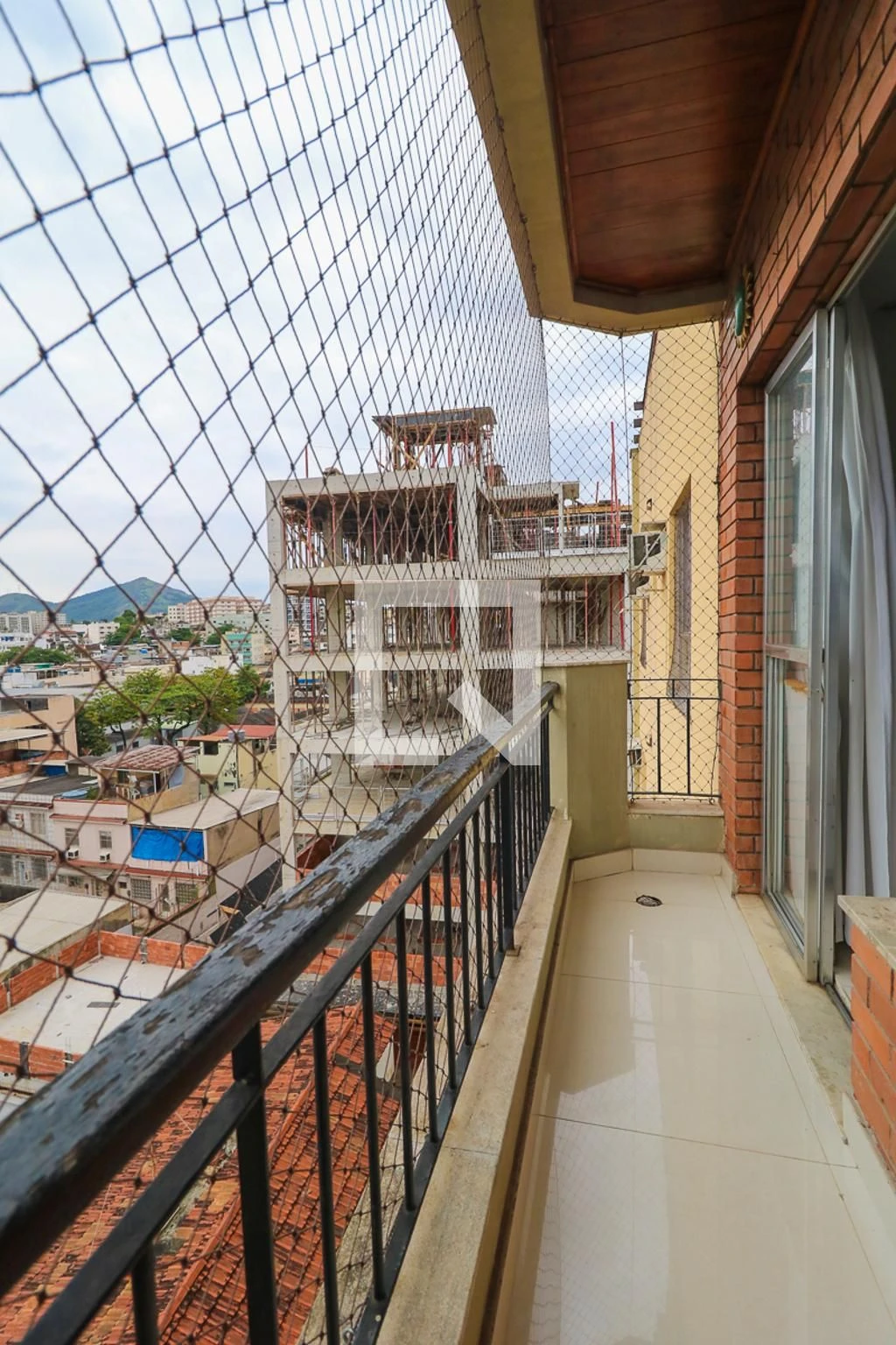 Furnished apartment with 3 bedrooms and balcony BBQ — photo 42
