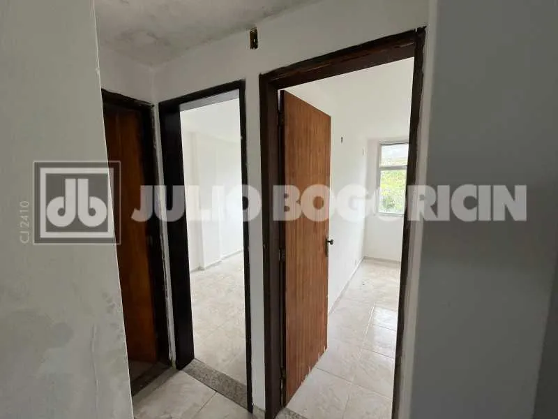 2-bedroom apartment with a mountain view — photo 8