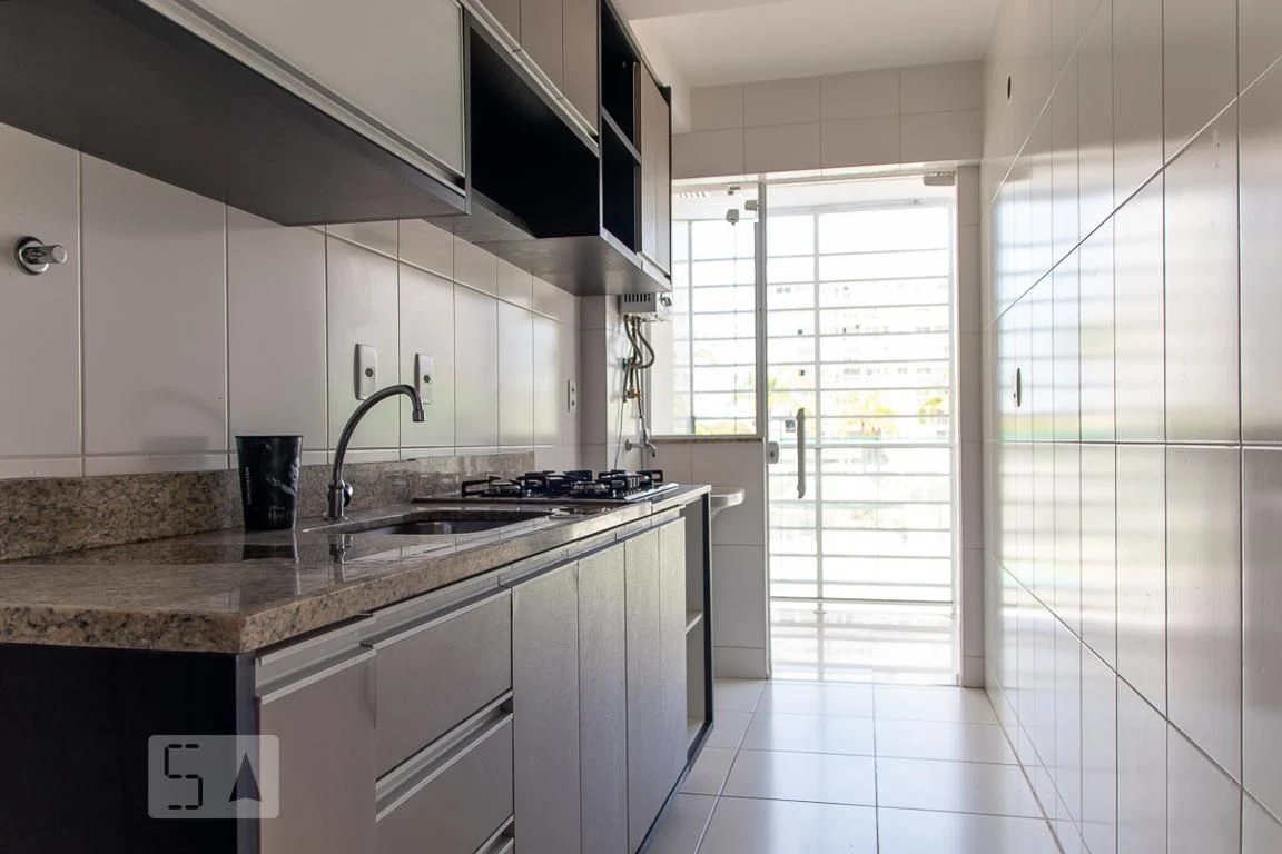 Apartamento sem mobília com 3 quartos em suíte