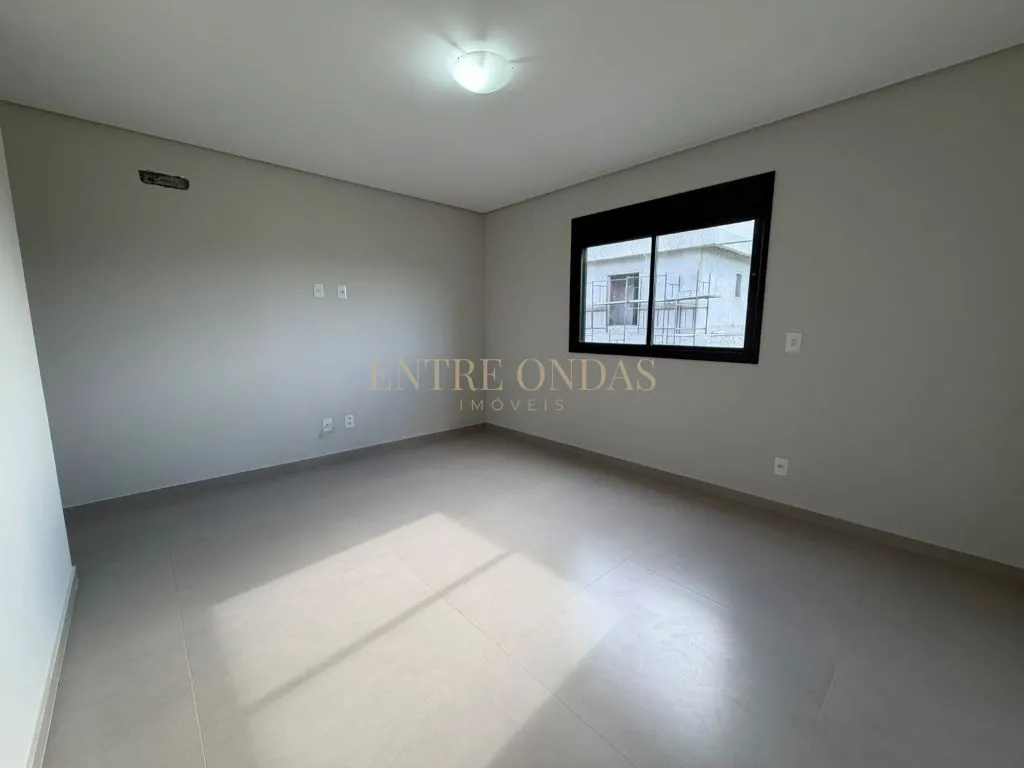 3-bedroom house, 1 with its own bathroom, 202 m² — photo 19