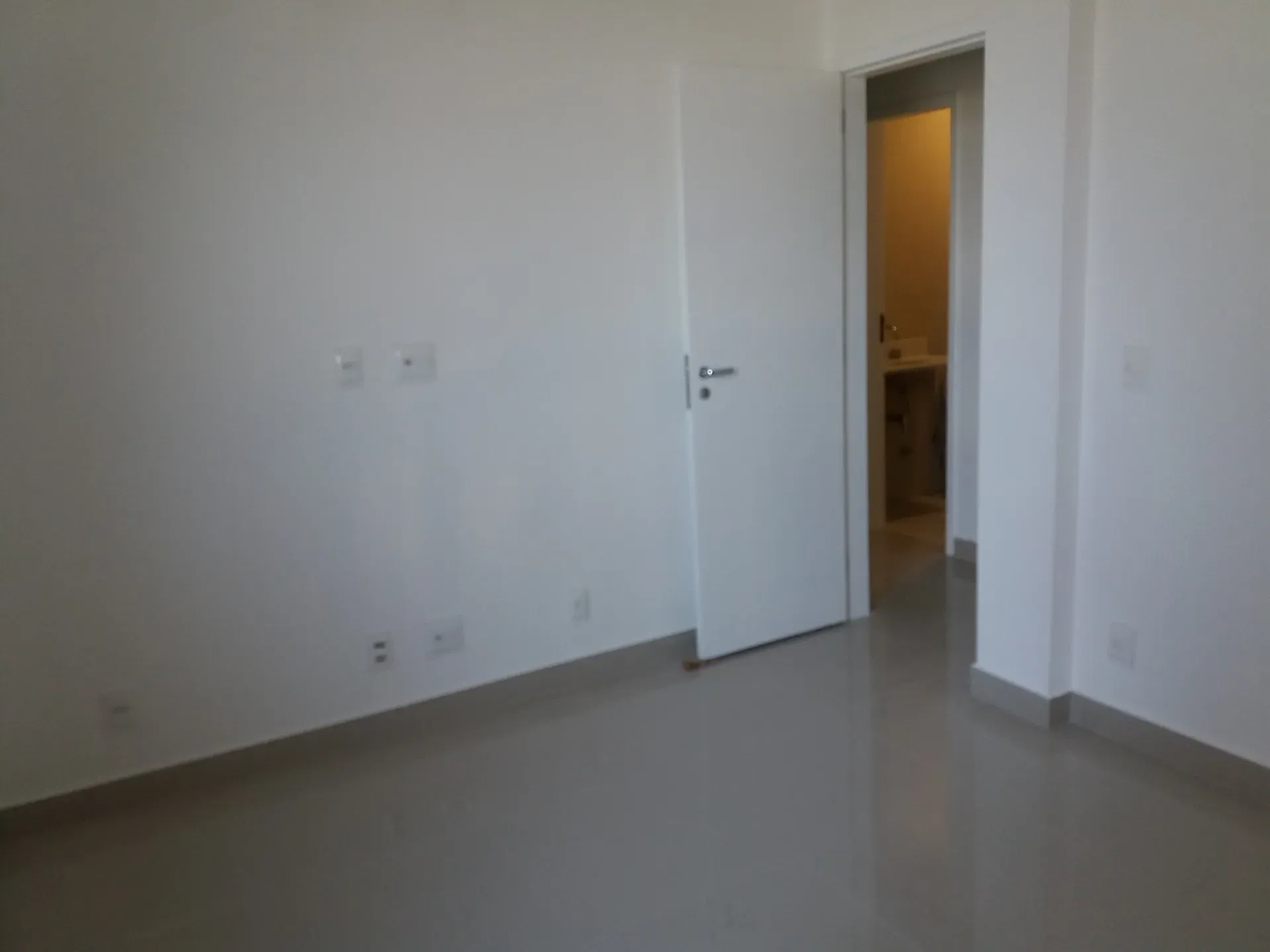 3-bedroom apartment, 1 with its own bathroom, 80 m² — photo 21