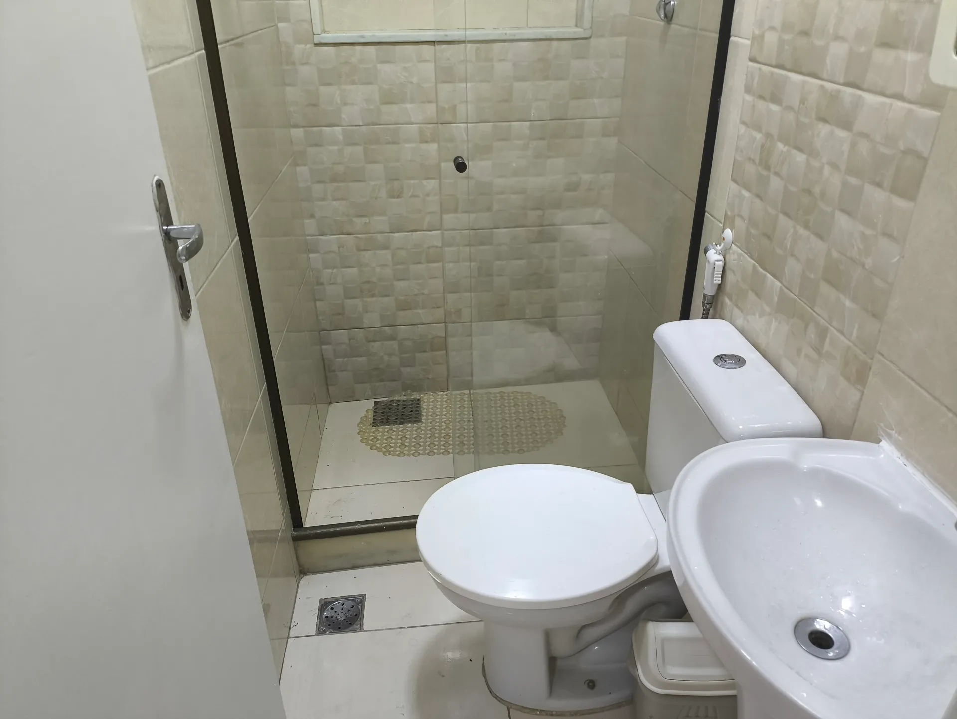 One-bedroom apartment with a washing machine — photo 31