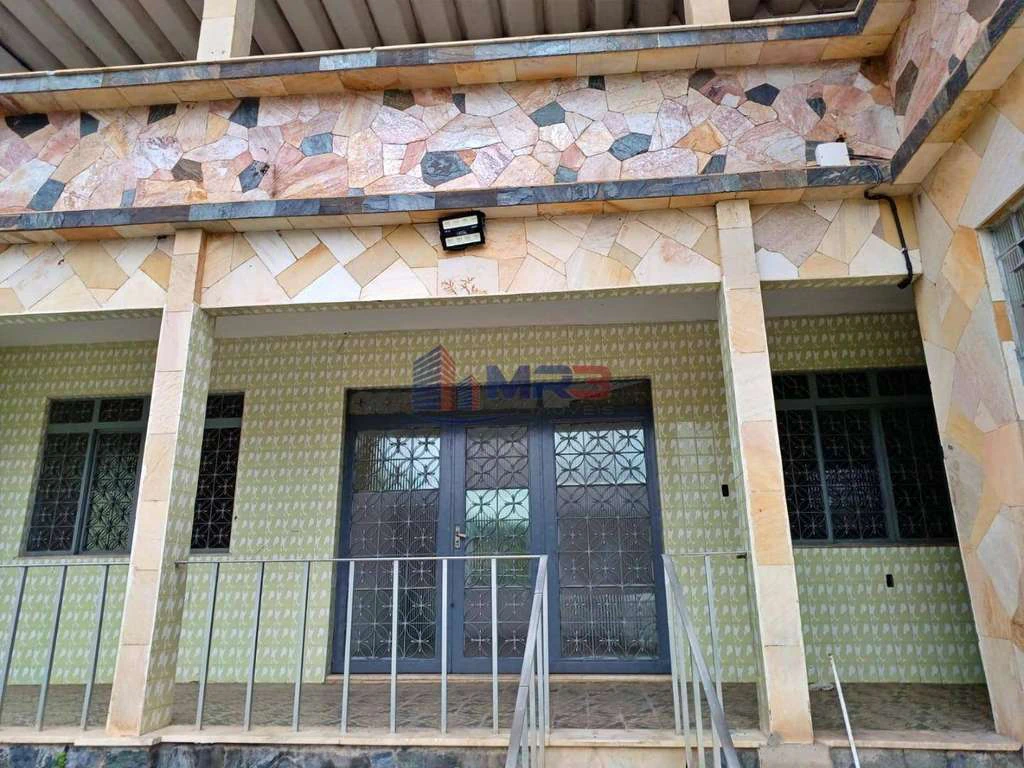 540 m² House with 4 bedrooms and 5 parking spaces — photo 9