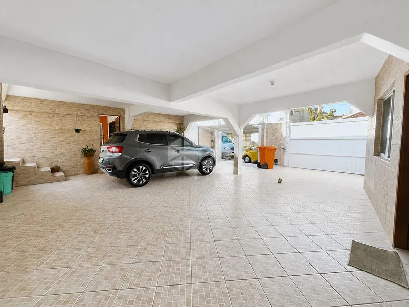 Furnished house, 350 m², with a water view — photo 21