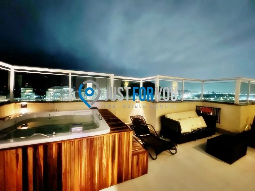 3-bedroom duplex with 4 bathrooms and 189 m² — photo 2