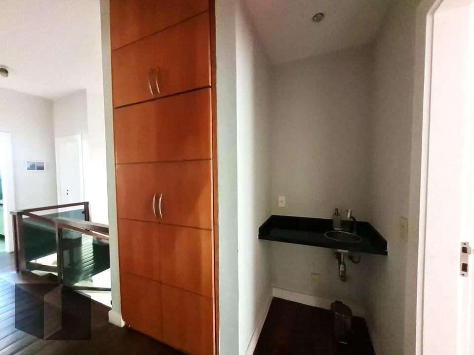690 m² house with 6 bedrooms and balcony grill — photo 3