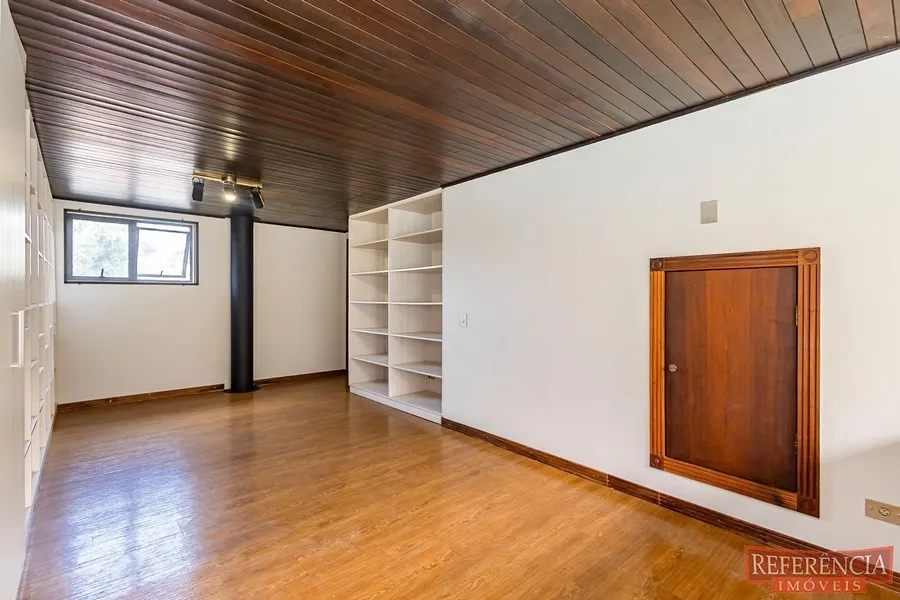 Condo house with 3 bedrooms and a closed kitchen — photo 37