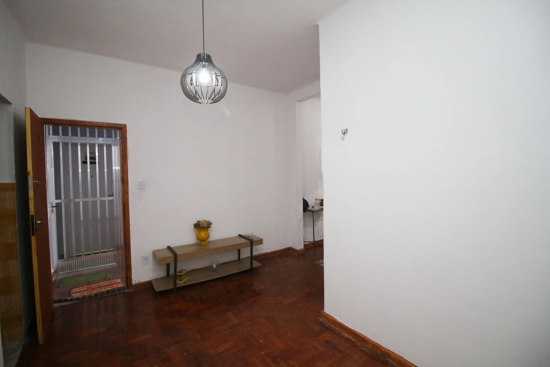 1-bedroom unfurnished apartment with fitted kitchen — photo 18