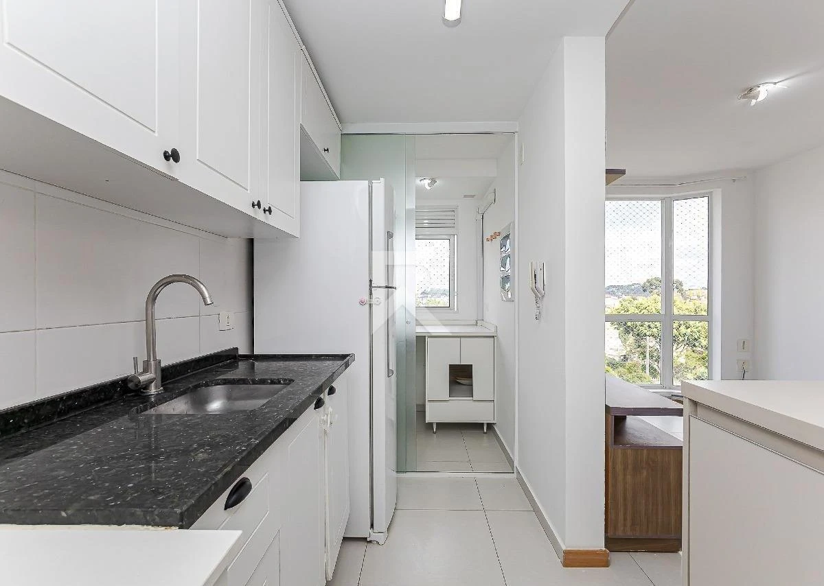 3-bedroom apartment in a building with a coworking space — photo 10