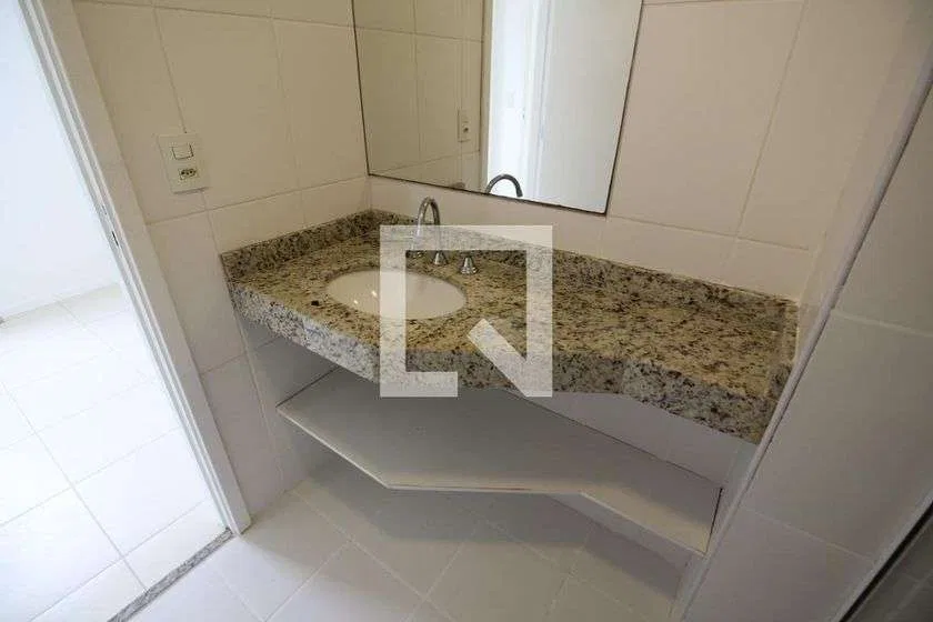 3-bedroom apartment in a building with a sauna — photo 26