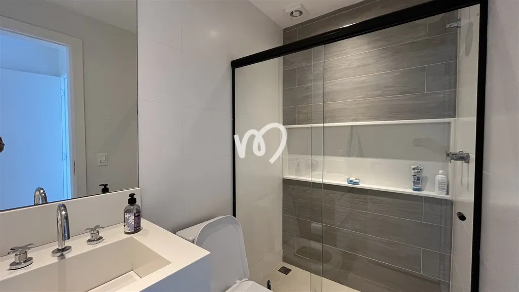 Furnished house with 5 bedrooms and an open-plan kitchen — photo 12