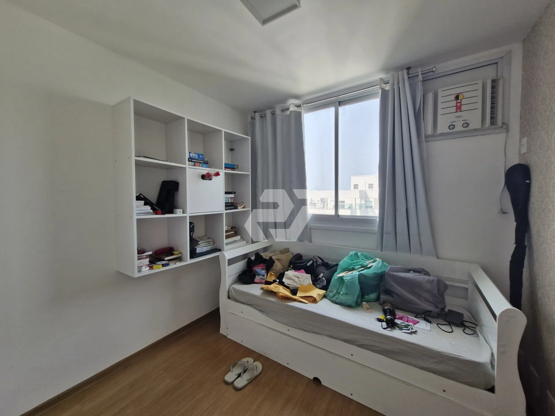 Furnished 4-bedroom apartment with building pool — photo 28
