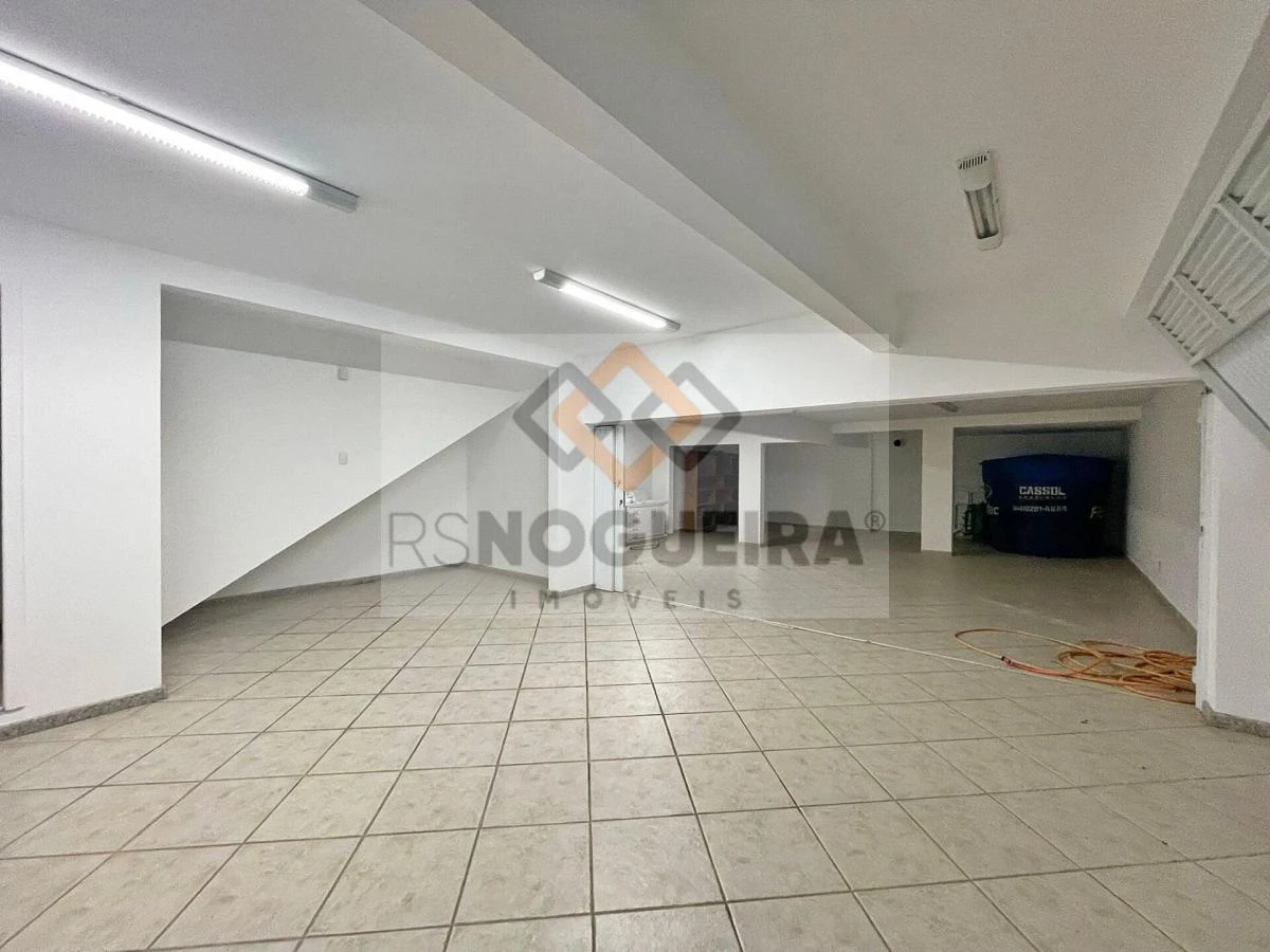 Furnished house, 317 m², with a bathtub — photo 46