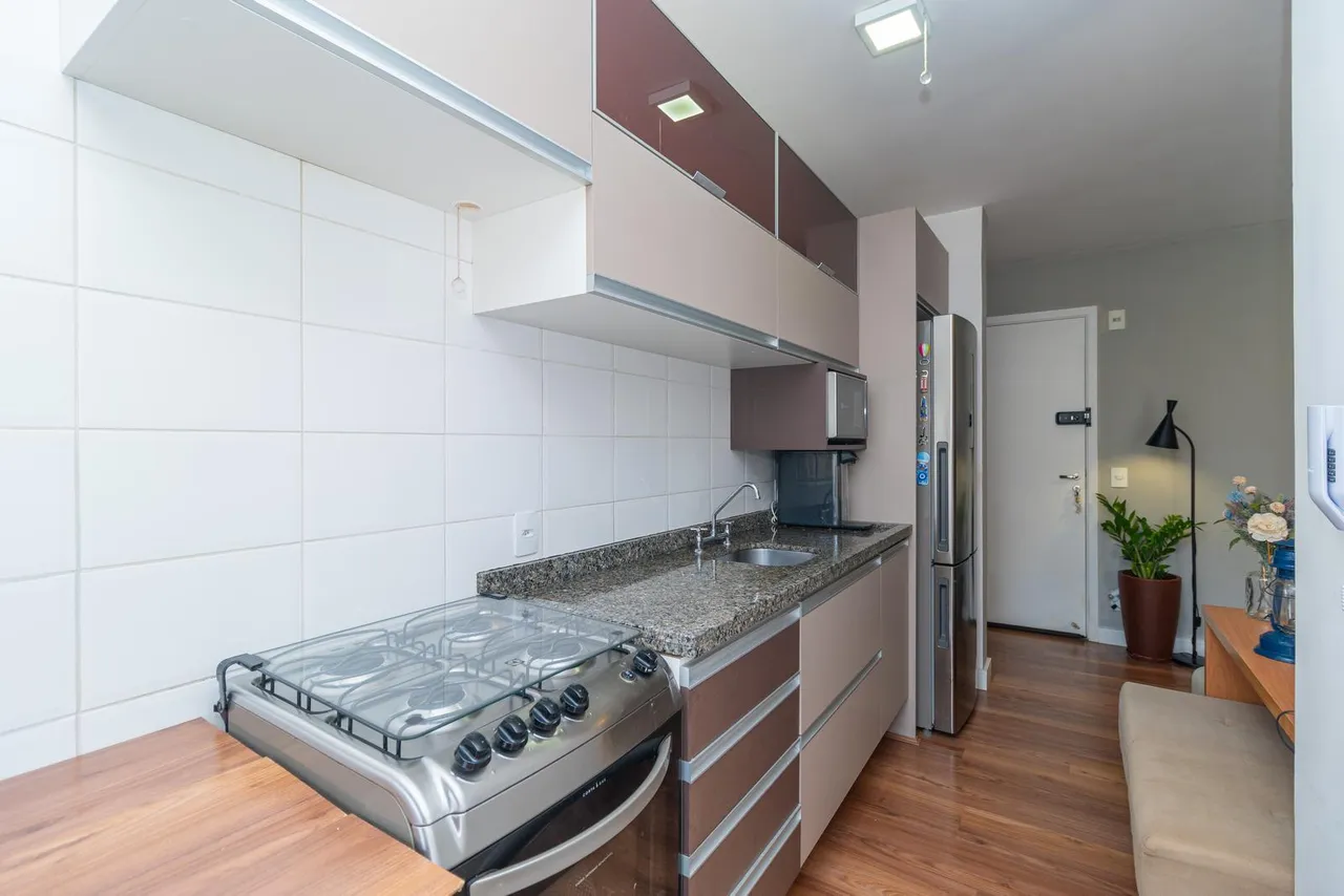 Furnished 3-bedroom apartment with gas stove kitchen — photo 8