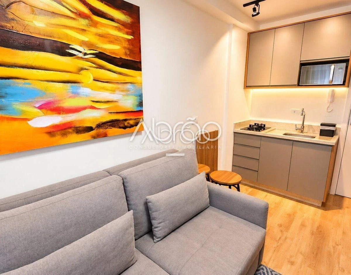Квартира 24 м² із заскленим балконом та робочим місцем — photo 17